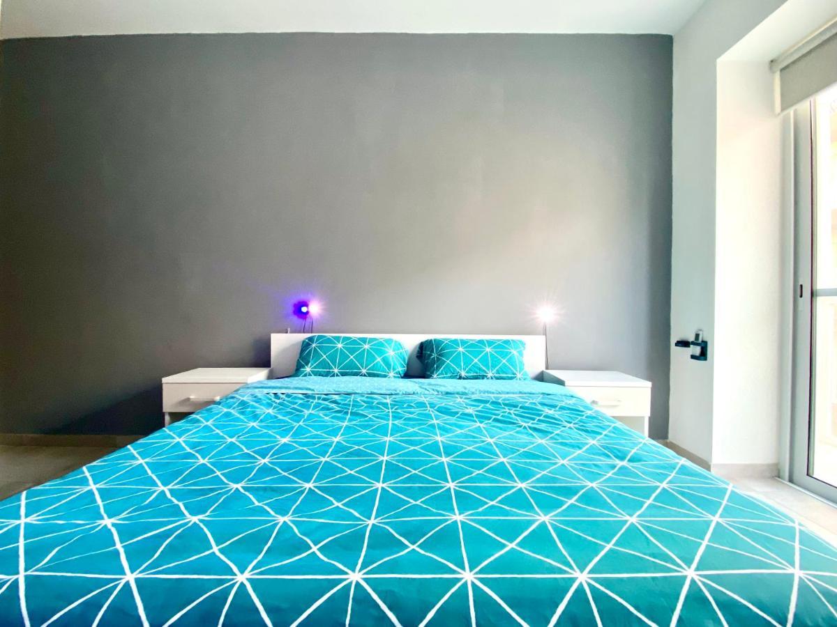 Central- Private En-Suite With Balcony In Shared Residence Pieta Ngoại thất bức ảnh